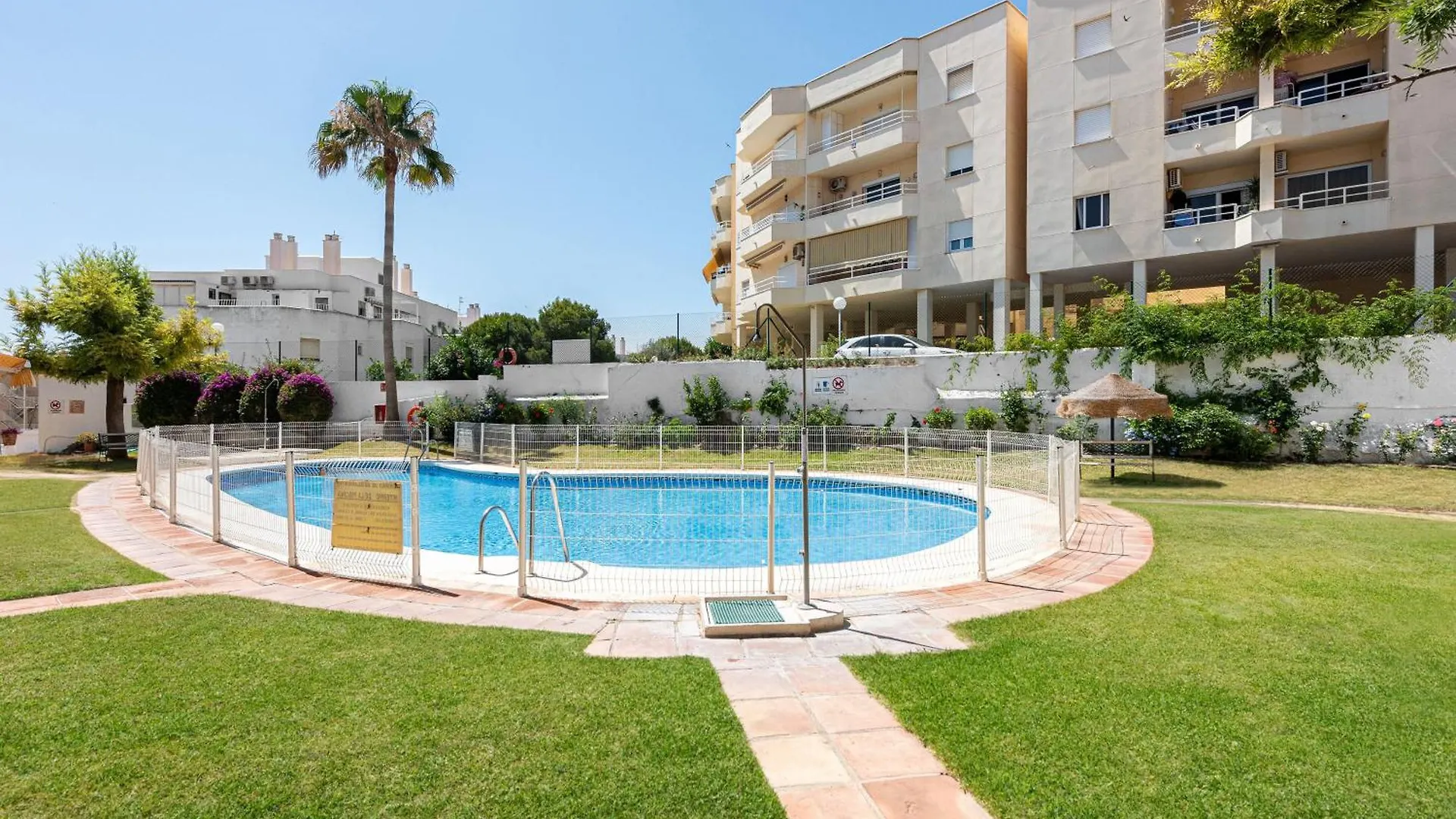 Soleado Y Luminoso A 3 Minutos De La Playa-Carihuela Apartment Torremolinos 0*,  Spain