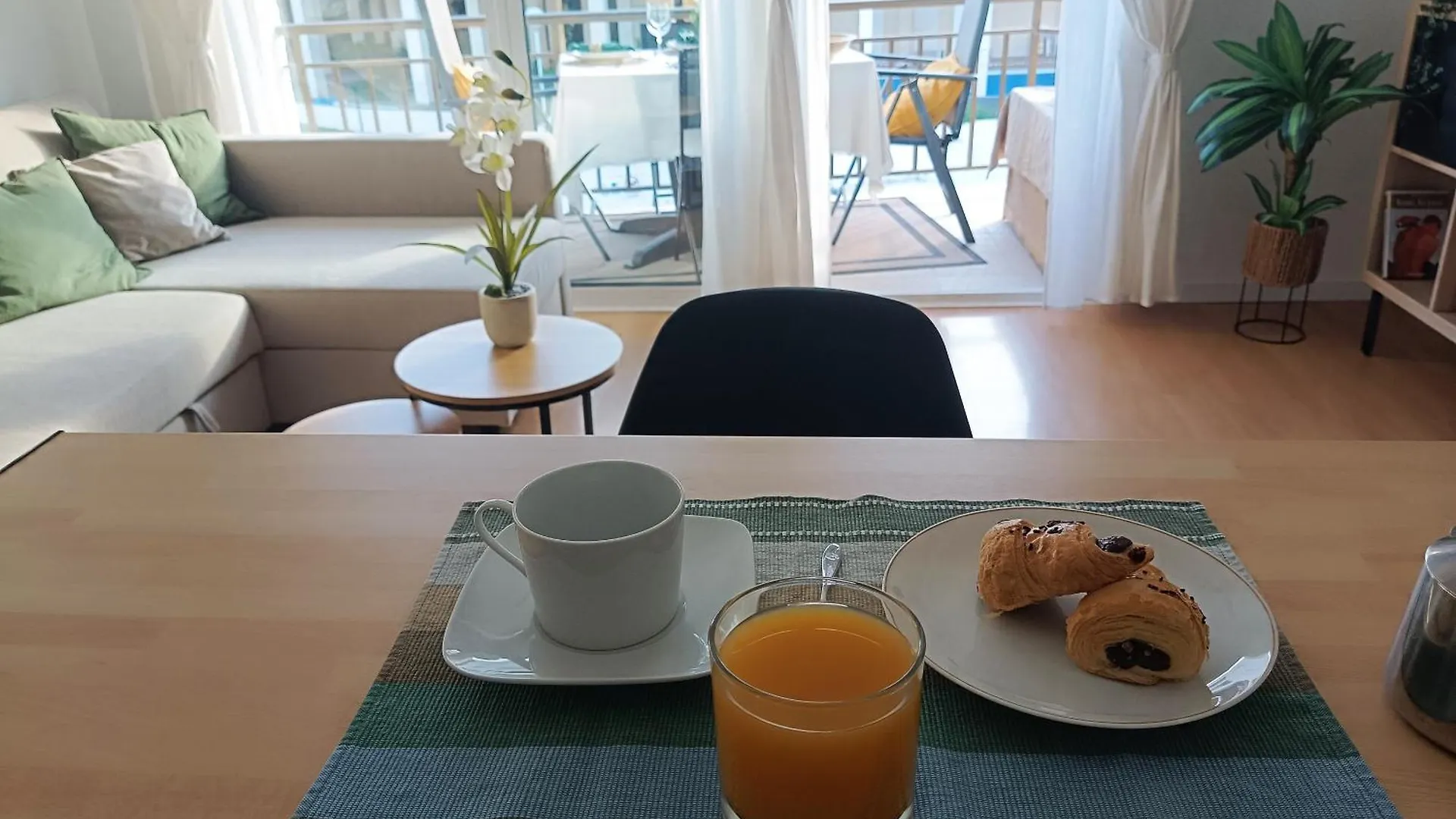 Soleado Y Luminoso A 3 Minutos De La Playa-Carihuela Apartman Torremolinos