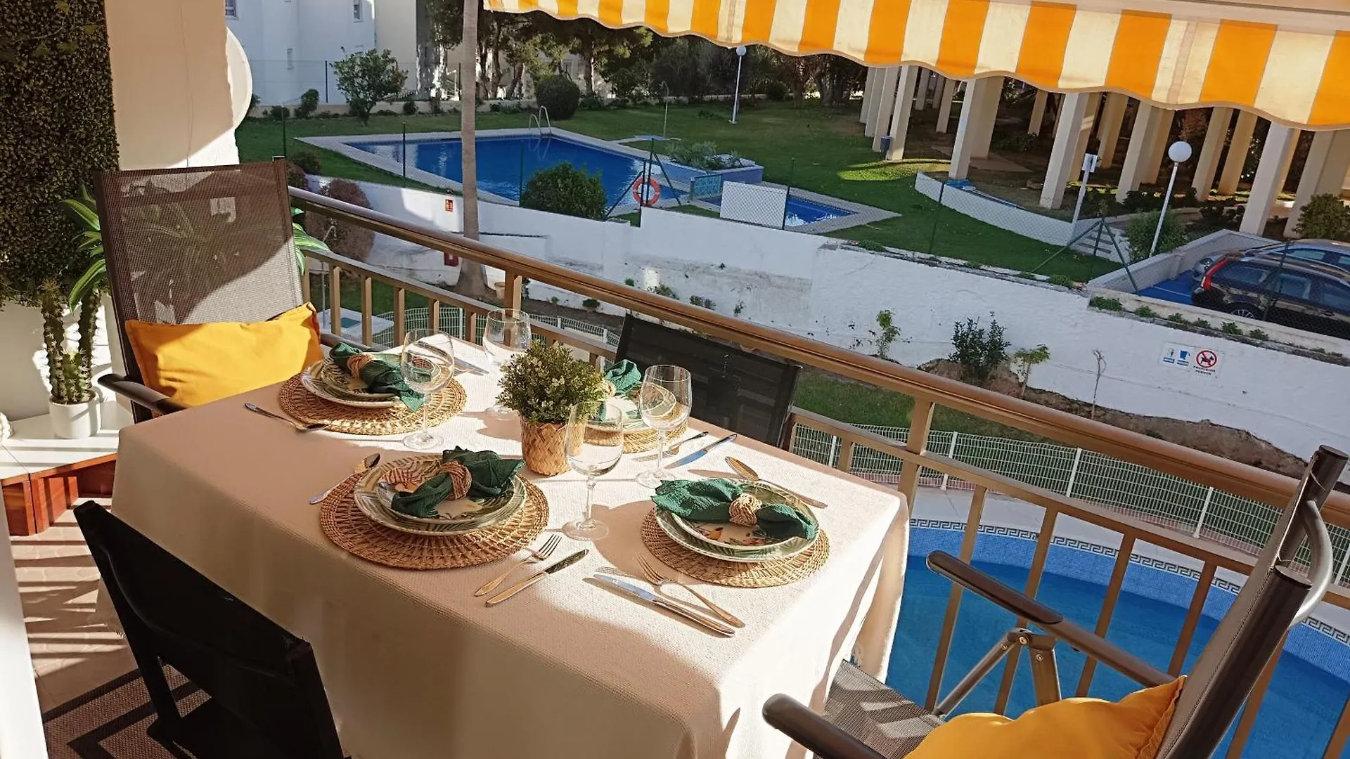 Soleado Y Luminoso A 3 Minutos De La Playa-Carihuela Apartman Torremolinos 0*,